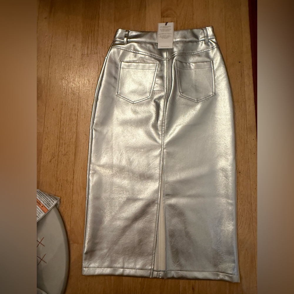 7 For All Mankind Silver Metallic Pencil Skirt - Picture 2 of 3